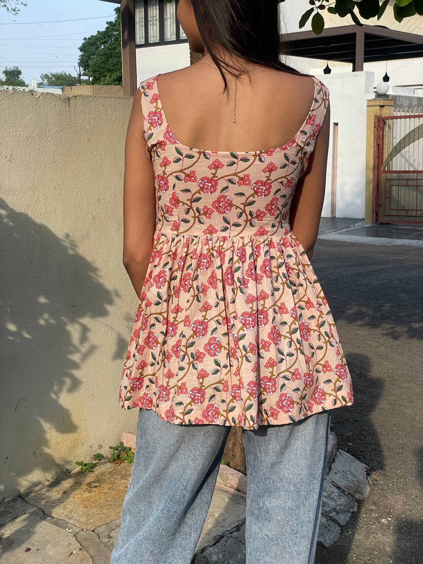 "NYRAH" -sleeveless short kurti