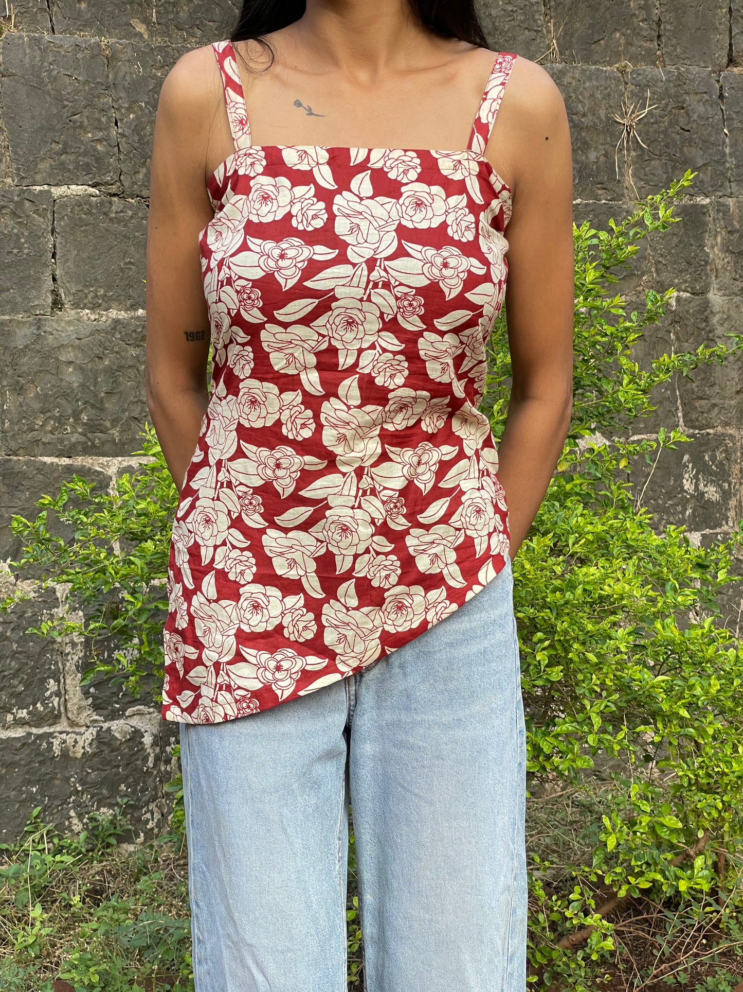 "KESHA" -sleeveless short kurti